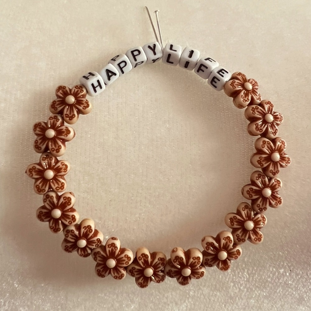 Handmade Beautiful Bracelet 🥰 - Picture 1 of 3